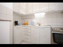 Apartments Ezgety - 330m from the beach: A1(6) Kastel Stafilic - Riviera Split  - Apartment - A1(6): kitchen