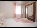 Apartments Damir - with garden: A1(6) Kastel Stafilic - Riviera Split  - Apartment - A1(6): bedroom