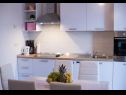 Apartments Damir - with garden: A1(6) Kastel Stafilic - Riviera Split  - Apartment - A1(6): kitchen