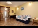 Apartments Lidia - barbecue: A1(2+2) Kastel Stari - Riviera Split  - Apartment - A1(2+2): living room