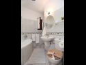 Apartments Lidia - barbecue: A1(2+2) Kastel Stari - Riviera Split  - Apartment - A1(2+2): bathroom with toilet
