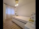 Apartments Ines - cosy with free parking: A1(4) Kastel Stari - Riviera Split  - Apartment - A1(4): bedroom