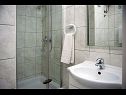 Apartments Robi - 50m from beach SA2(2+1), SA4(2+1), R1(2), R3(2) Podstrana - Riviera Split  - Room - R1(2): bathroom with toilet