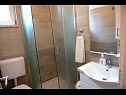 Apartments Robi - 50m from beach SA2(2+1), SA4(2+1), R1(2), R3(2) Podstrana - Riviera Split  - Room - R3(2): bathroom with toilet