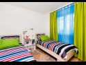 Apartments Mariska - with swimming pool: A1(6+2), A2(6+2) Podstrana - Riviera Split  - Apartment - A2(6+2): bedroom