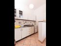 Apartments Knez 1 - 50 m from beach: A3(4) Podstrana - Riviera Split  - Apartment - A3(4): kitchen