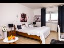 Apartments and rooms Anka - with open jacuzzi: SA4(2), SA2(2), R1(2), R3(2), R5(2) Podstrana - Riviera Split  - Studio apartment - SA4(2): interior
