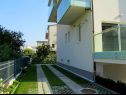 Apartments Ante - comfortable: SA1(2), SA2(2), SA3(2), SA4(2), SA5(2), SA6(2) Podstrana - Riviera Split  - courtyard