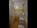 Apartments Ante - comfortable: SA1(2), SA2(2), SA3(2), SA4(2), SA5(2), SA6(2) Podstrana - Riviera Split  - Studio apartment - SA5(2): bathroom with toilet