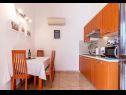 Apartments Branka - 50 m from beach: A1(2+2) Podstrana - Riviera Split  - Apartment - A1(2+2): kitchen and dining room