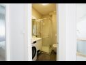 Apartments Perla - modern and cozy : A1(2) Podstrana - Riviera Split  - Apartment - A1(2): bathroom with toilet