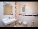 Apartments Darko - spacious: A1(6+1) Split - Riviera Split  - Apartment - A1(6+1): bathroom with toilet