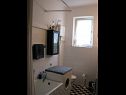 Apartments Zoran - with terrace : A(4) Split - Riviera Split  - Apartment - A(4): bathroom with toilet