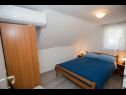 Apartments Božo - in centre: A1(3+1) Split - Riviera Split  - Apartment - A1(3+1): bedroom