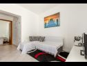 Apartments Jurica - 300 m from sea: A1 Lea(2+1), A2 Roko(2+1) Split - Riviera Split  - Apartment - A2 Roko(2+1): living room