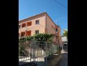 Apartments Edvard - garden terrace : SA1- zeleni (2), SA2- plavi (2) Split - Riviera Split  - house