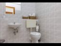 Apartments Jurmar - with terrace : A1(4+2)  Split - Riviera Split  - Apartment - A1(4+2) : bathroom with toilet
