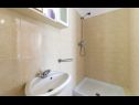 Apartments Dino - spacious near city centre: A1(7) Split - Riviera Split  - Apartment - A1(7): bathroom with toilet