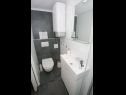 Apartments Marina - with parking : SA1(2) Split - Riviera Split  - Studio apartment - SA1(2): bathroom with toilet