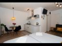 Apartments Edvard - garden terrace : SA1- zeleni (2), SA2- plavi (2) Split - Riviera Split  - Studio apartment - SA1- zeleni (2): interior