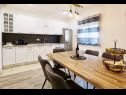 Apartments Miro - modern: A1-prizemlje (4+2), A2 desni(3+2), A3 lijevi(3+2) Split - Riviera Split  - Apartment - A1-prizemlje (4+2): kitchen and dining room