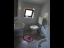 Apartments Niki - 5m from the sea: A1-Mande (3+1), A2 -Hela (4) Drvenik Veli (Island Drvenik Veli) - Riviera Trogir  - Apartment - A2 -Hela (4): bathroom with toilet