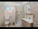 Holiday home Slobodna - 20 from beach; H(4) Cove Ljubljeva (Vinisce) - Riviera Trogir  - Croatia - H(4): bathroom with toilet