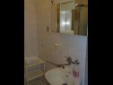 Apartments Pero - 70m from the sea: A1(6), A2(2) Marina - Riviera Trogir  - Apartment - A2(2): bathroom with toilet