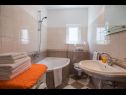 Apartments Jasna - 20m from the sea: A1(4+1), A2(4+1) Poljica (Marina) - Riviera Trogir  - Apartment - A1(4+1): bathroom with toilet