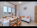 Apartments Vin - 40 m from sea: A1 (4+1), A2 (2+2), A3 (2+2) Seget Donji - Riviera Trogir  - Apartment - A3 (2+2): dining room