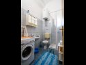 Apartments VV A1(2+1), A2(5), A3(7) Seget Vranjica - Riviera Trogir  - Apartment - A2(5): bathroom with toilet