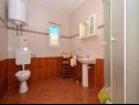 Apartments Žar - free parking A1(4+1), A2(2+2), A3(2+2), A4(4+1) Seget Vranjica - Riviera Trogir  - Apartment - A1(4+1): bathroom with toilet