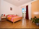 Apartments Žar - free parking A1(4+1), A2(2+2), A3(2+2), A4(4+1) Seget Vranjica - Riviera Trogir  - Apartment - A2(2+2): bedroom