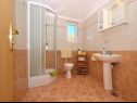 Apartments Žar - free parking A1(4+1), A2(2+2), A3(2+2), A4(4+1) Seget Vranjica - Riviera Trogir  - Apartment - A3(2+2): bathroom with toilet
