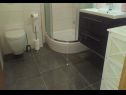 Apartments Ante - 80 m from sea: A1(4), A2(2+1) Seget Vranjica - Riviera Trogir  - Apartment - A2(2+1): bathroom with toilet