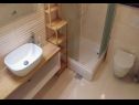 Apartments Ante - 80 m from sea: A1(4), A2(2+1) Seget Vranjica - Riviera Trogir  - Apartment - A1(4): bathroom with toilet