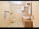 Apartments Ani - with pool and hot tub: A1(7), SA1 Zapadni(2), A2 Sjeverni(2), A3 Juzni(5) Seget Vranjica - Riviera Trogir  - Apartment - A1(7): bathroom with toilet