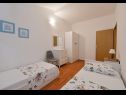 Apartments Ani - with pool and hot tub: A1(7), SA1 Zapadni(2), A2 Sjeverni(2), A3 Juzni(5) Seget Vranjica - Riviera Trogir  - Apartment - A3 Juzni(5): bedroom