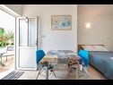 Apartments Mare - 30 m from pebble beach: SA1(2), SA2(2), A3(4+1), A4(4+1), A5(8) Seget Vranjica - Riviera Trogir  - Studio apartment - SA2(2): interior