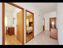 Apartments Mare - 30 m from pebble beach: SA1(2), SA2(2), A3(4+1), A4(4+1), A5(8) Seget Vranjica - Riviera Trogir  - Apartment - A3(4+1): hallway