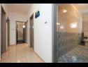 Apartments Mare - 30 m from pebble beach: SA1(2), SA2(2), A3(4+1), A4(4+1), A5(8) Seget Vranjica - Riviera Trogir  - Apartment - A5(8): hallway