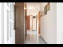Apartments Tomi - with large terrace (60m2): A1(4) Trogir - Riviera Trogir  - Apartment - A1(4): hallway