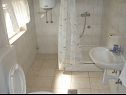 Apartments Mara - barbecue: A1(4+1), SA3(2), SA4(2+1) Trogir - Riviera Trogir  - Studio apartment - SA4(2+1): bathroom with toilet