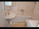 Apartments Marin2- near beach: A3(4+2) Trogir - Riviera Trogir  - Apartment - A3(4+2): bathroom with toilet