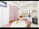 Apartments Rome - 70 m from sea: A1(6) Trogir - Riviera Trogir  - Apartment - A1(6): kitchen and dining room