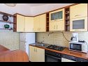 Apartments Petar - great location close to the sea: A1 Donji (4+2), A2 Gornji (4+2) Trogir - Riviera Trogir  - Apartment - A2 Gornji (4+2): kitchen