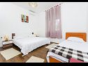 Apartments Rome - 70 m from sea: A1(6) Trogir - Riviera Trogir  - Apartment - A1(6): bedroom