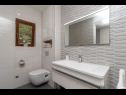 Apartments Marijan - beautiful view: A1(6) Trogir - Riviera Trogir  - Apartment - A1(6): bathroom with toilet