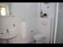 Apartments JaVi - free private parking: SA1(2), SA2(2), SA3(2), SA4(2), A5(2+2), A6(2+2) Trogir - Riviera Trogir  - Apartment - A5(2+2): bathroom with toilet
