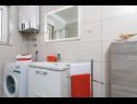 Apartments Maša - modern sea view apartment: A1(4+1) Trogir - Riviera Trogir  - Apartment - A1(4+1): bathroom with toilet
